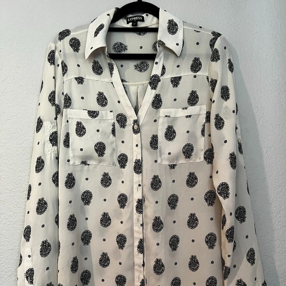 Express Womens Small White Black Paisley Roll Tab Sleeve Button Up Blouse Top